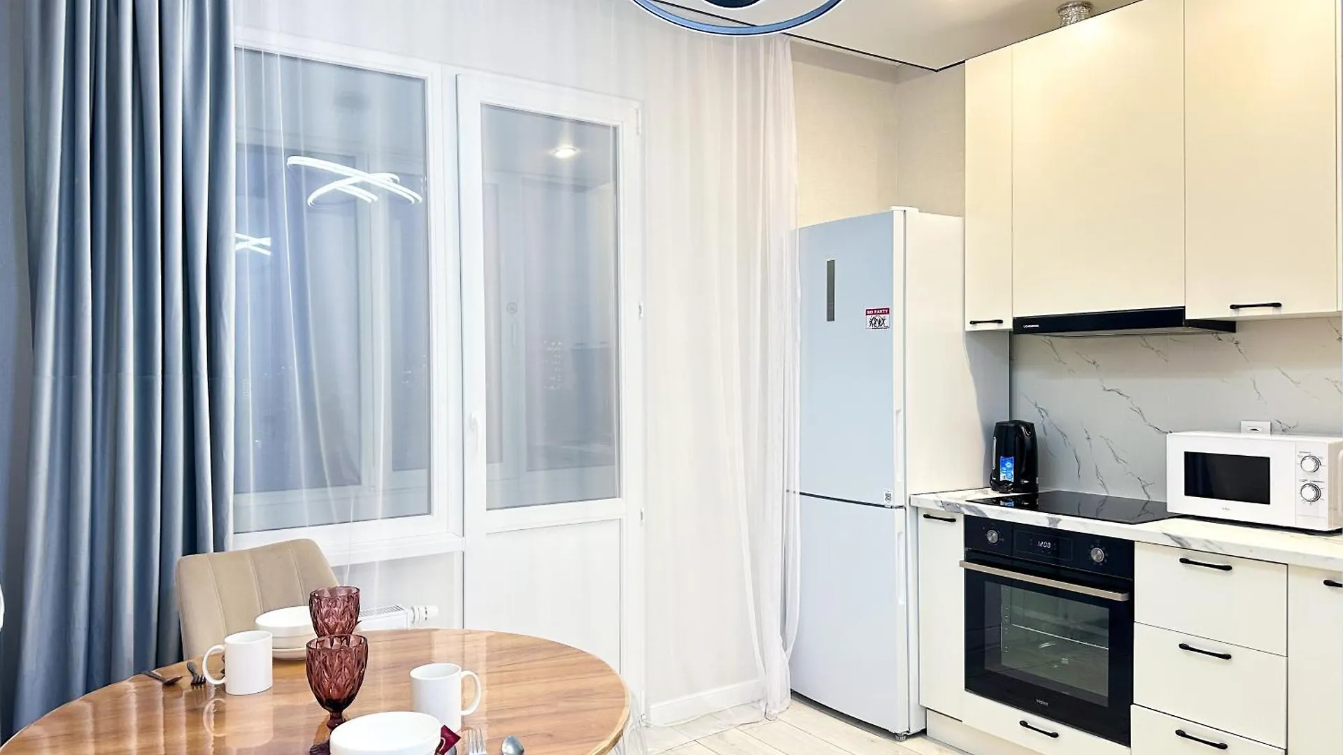 New Luxe Новые Апартаменты Центр Города Рядом Хан Шатыр Кардиохирургия Nur-Sultan  Apartment